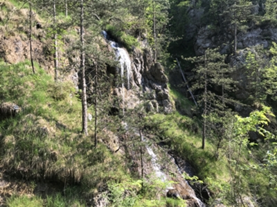 prima cascata di affluente torrente Molassa