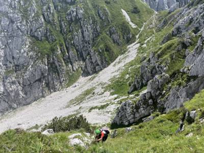 riscendiamo la canalina: a destra forcella Grava Piana