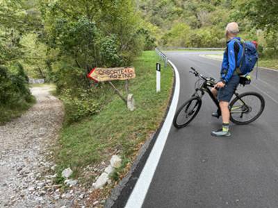 Inizio sentiero per le cascate dell'Arzino