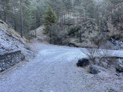 bivio con a destra la strada che sale a Tamar