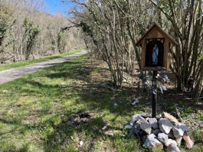 tratto di asfalto in locallità Mont