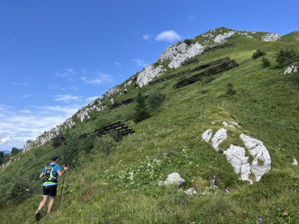 paravalanghe nei pressi della cresta