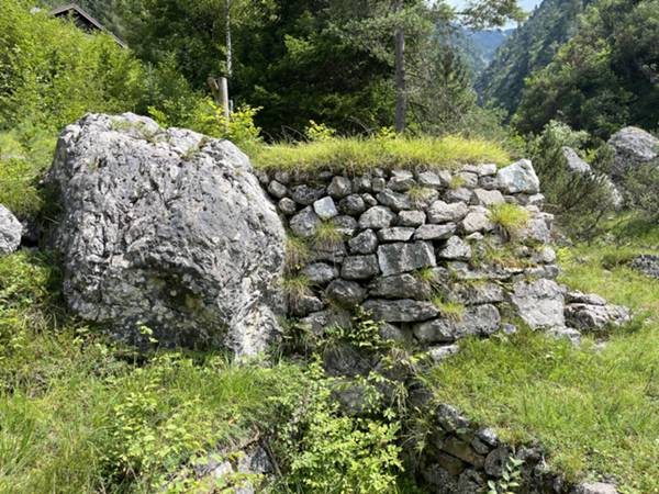 carbonaia o fornace nei pressi di casera Settefontane