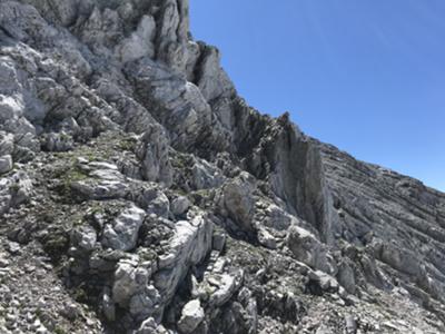 Cresta di discesa lungo versante Nord: passaggio leggermente esposto 