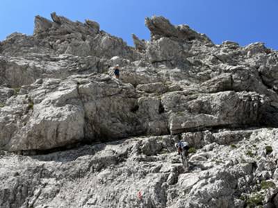 ci caliamo su forcella Portellina Ovest