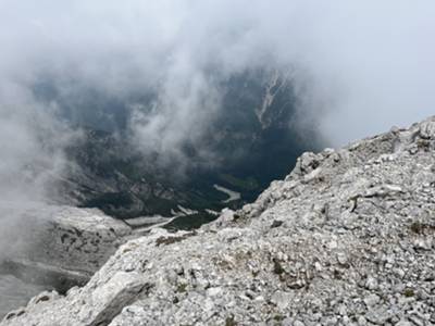 brevi squarci tra le nubi: vista dalla cima 