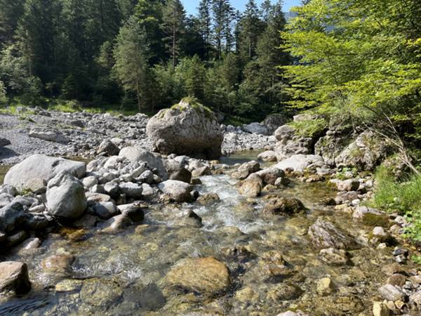 attraversamento Meduna: ultima fonte d'acqua sicura...conviene riempire i serbatoi!