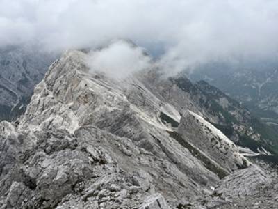 brevi squarci tra le nubi: vista dalla cima 