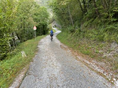 strada del Prescudin: prima parte di percorso in bici