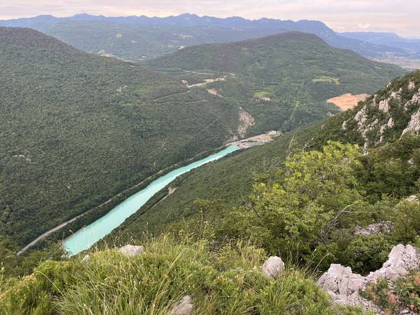 l'Isonzo con sullo sfondo il monte San Gabriele