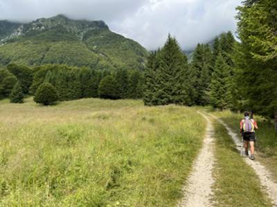 iniziamo la stda sterrata verso la casera