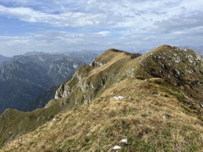 vista Ovest su cresta verso Valcalda