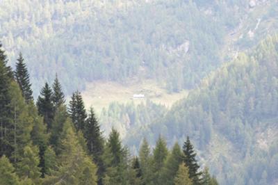 in lontananza casera Bregolina Piccola