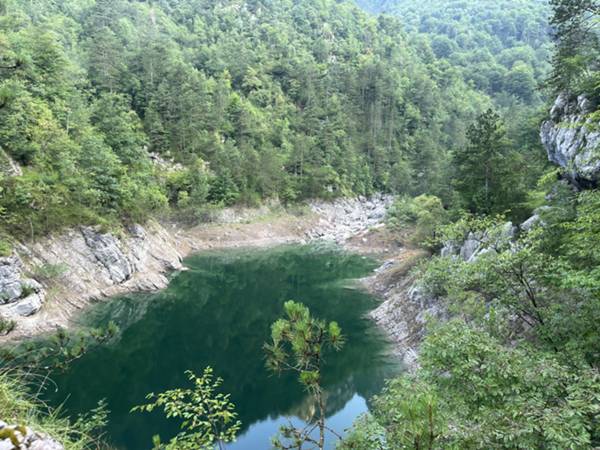 ramo di lago in corrispondenza della Valcurta