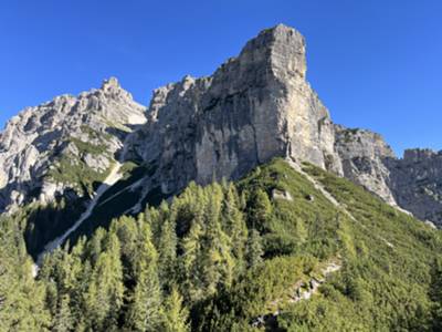 cima San Lorenzo in primo piano e dietro cima Talagona