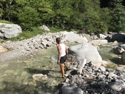 guado del torrente Vajont: qui tocca bagnare i piedi