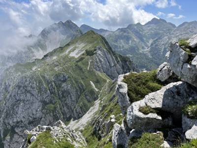 A sinistra Pianina, Sestier, Caulana, a destra il gruppo del Cavallo