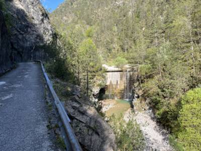 risalita della val Prescudin solcata dall'omonimo torrente