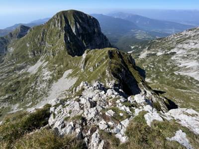 pendente via di discesa a forcella Palantina: sullo sfondo cima Palantina