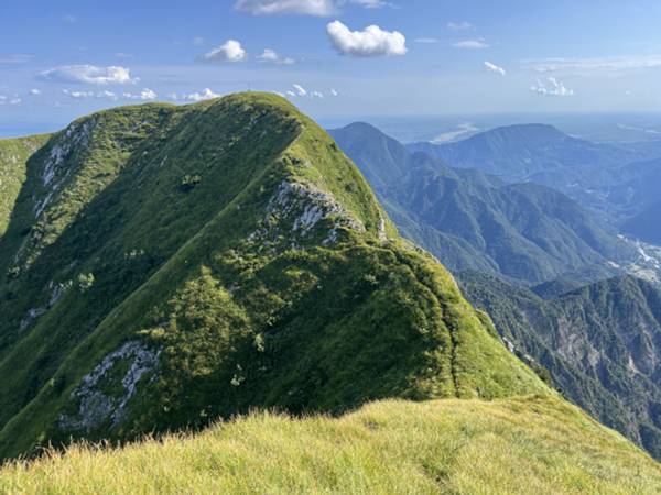 breve discesa alla selletta verso la cima Piombada