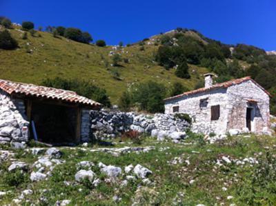 Montereale (chiesa Madonna Salute) - casera Rupeit