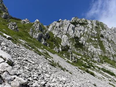 gravone da attraversare per raggiungere attacco a I Muri