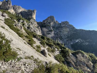 transito (agevole) su secondo ghiaione