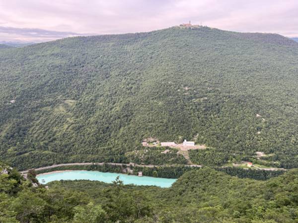 compare il monte Santo ed in basso l'Isonzo