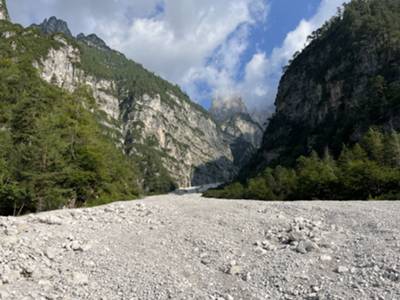 partiamo per la risalita del ghiaione