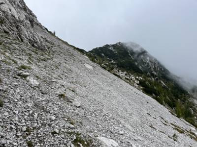 sguardo indietro dal ghiaione