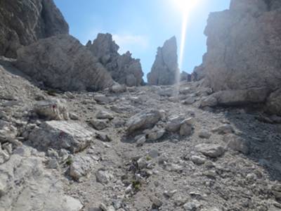 salita su ghiaione verso forcella Portellina Est