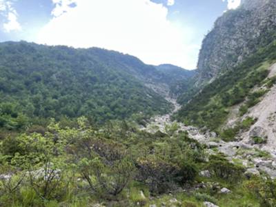 vista su valle e canalina di risalita