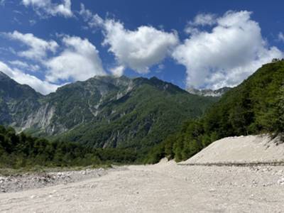 oltrepassiamo il greto del torrente Pentina