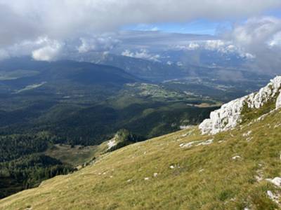 panorama su Alpago e lago Santa Croce