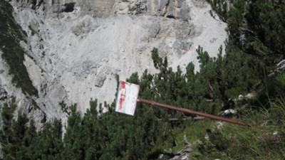 gravone di San Lorenzo: apparentemente invalicabile...