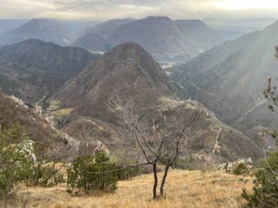 Inglagna, Chiarzuela, Chievolis e sullo sfondo il lago di Redona