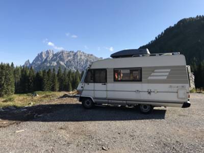 parcheggio nei pressi di casera Razzo