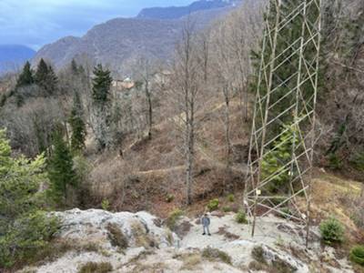 inizio sentiero monte Buttignan presso pilone alta tensione