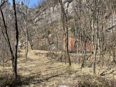 casotto prima dello sbocco sulla strada tra le due gallerie