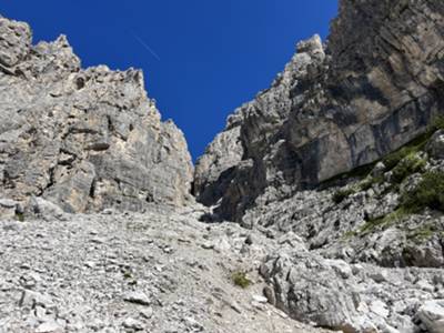 sguardo alla salita per Forcella dei Camosci