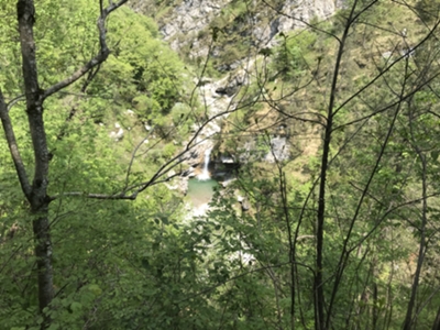 Tra La Stua e bivacco Molassa: cascata in torrente Molassa