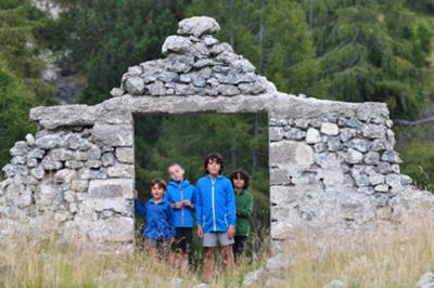 ruderi della stalla di casera Bregolina Grande