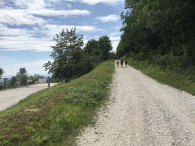 Inizio strada sterrata verso località Gravena