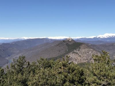 Vista Ovest: il monte Santo ed in basso a sinistra l'Isonzo