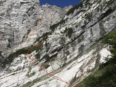 Passaggio con cavo su lastra rocciosa