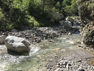 guado del torrente Vajont: qui tocca bagnare i piedi